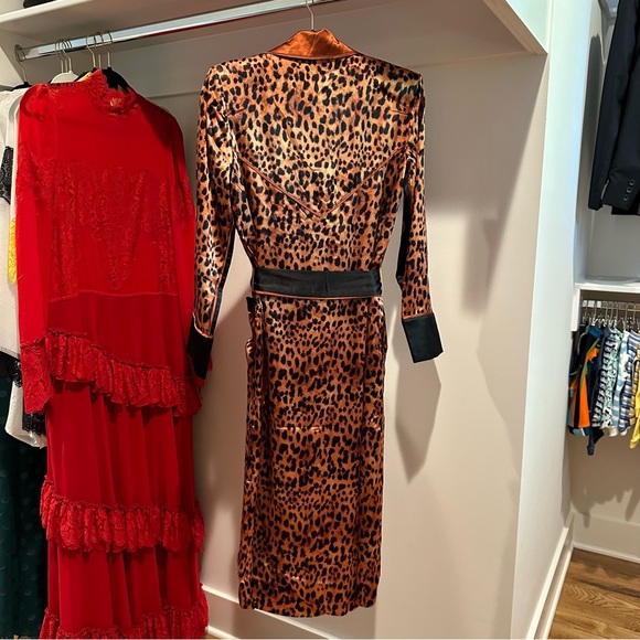 BNWT- We are HAH Solo Robe - Picture 10 of 13